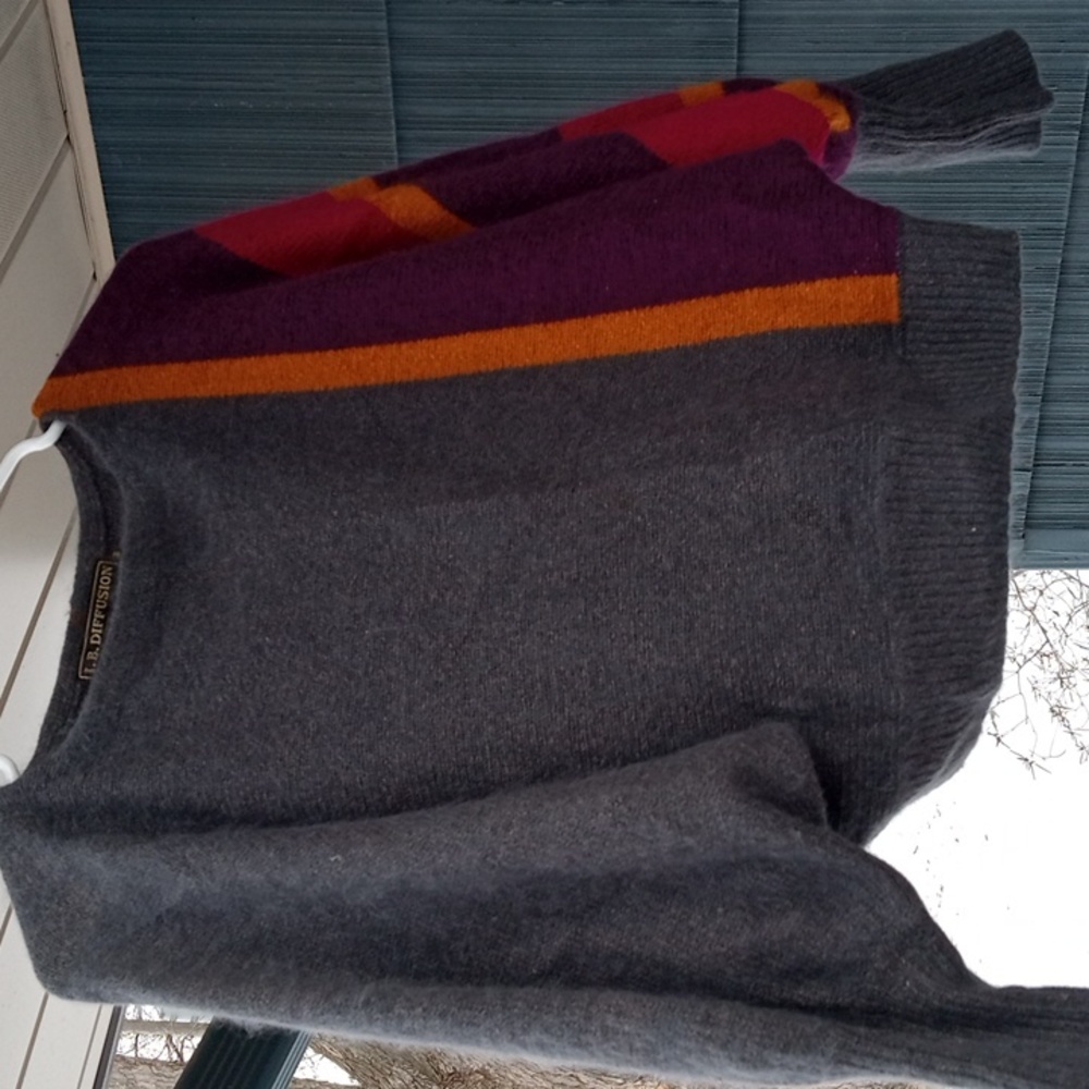 I.B Diffusion silk angora Dolman sleeve Med